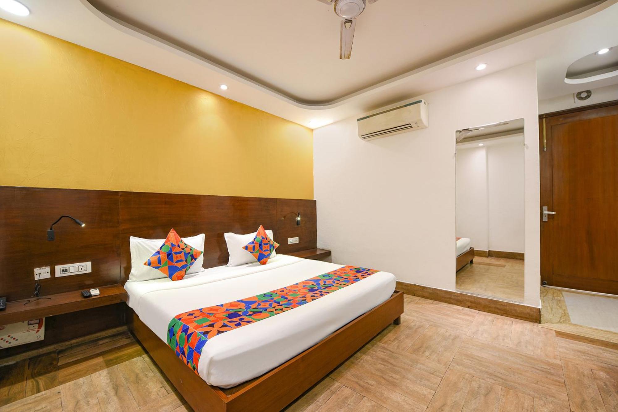 Hotel FabExpress Under Bridge Neu-Delhi Exterior foto