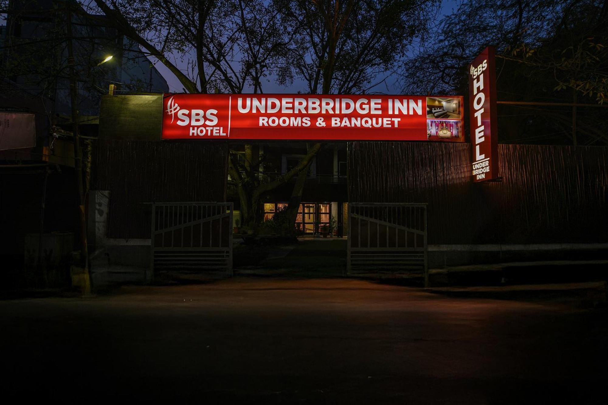 Hotel FabExpress Under Bridge Neu-Delhi Exterior foto