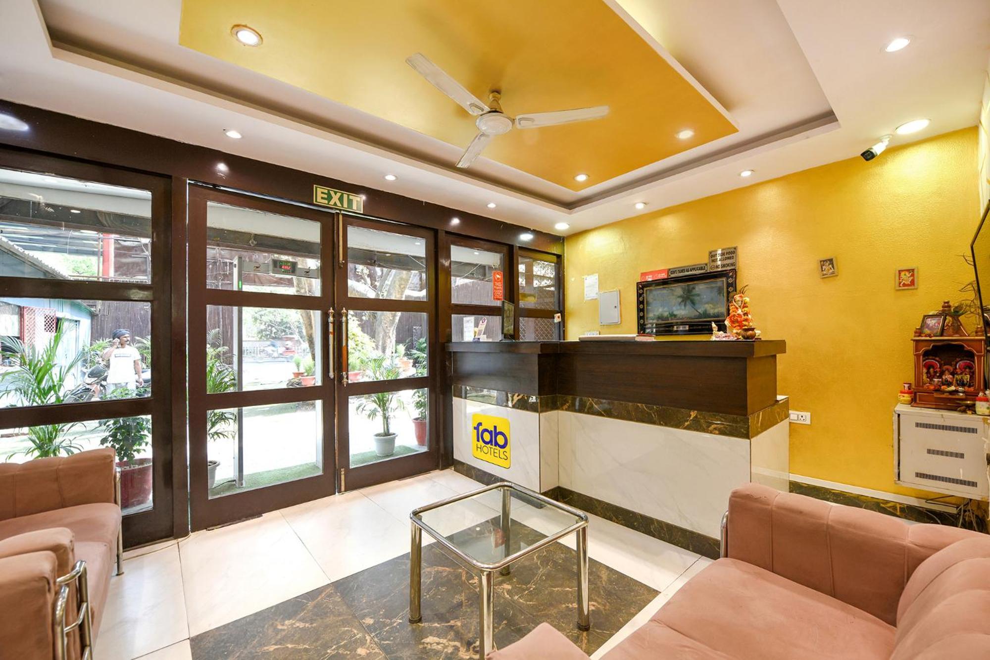 Hotel FabExpress Under Bridge Neu-Delhi Exterior foto
