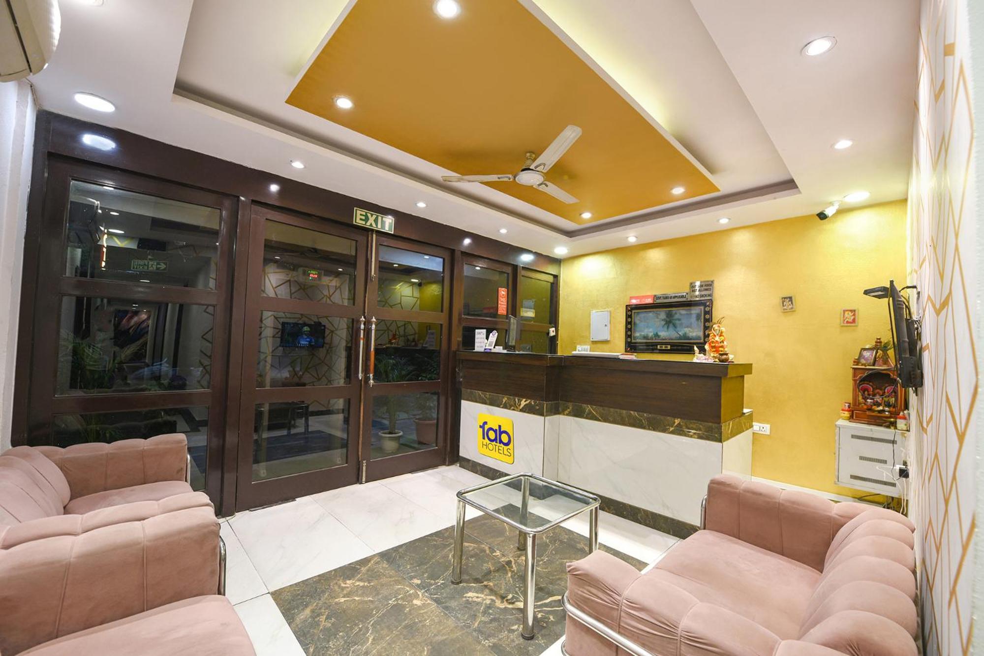 Hotel FabExpress Under Bridge Neu-Delhi Exterior foto
