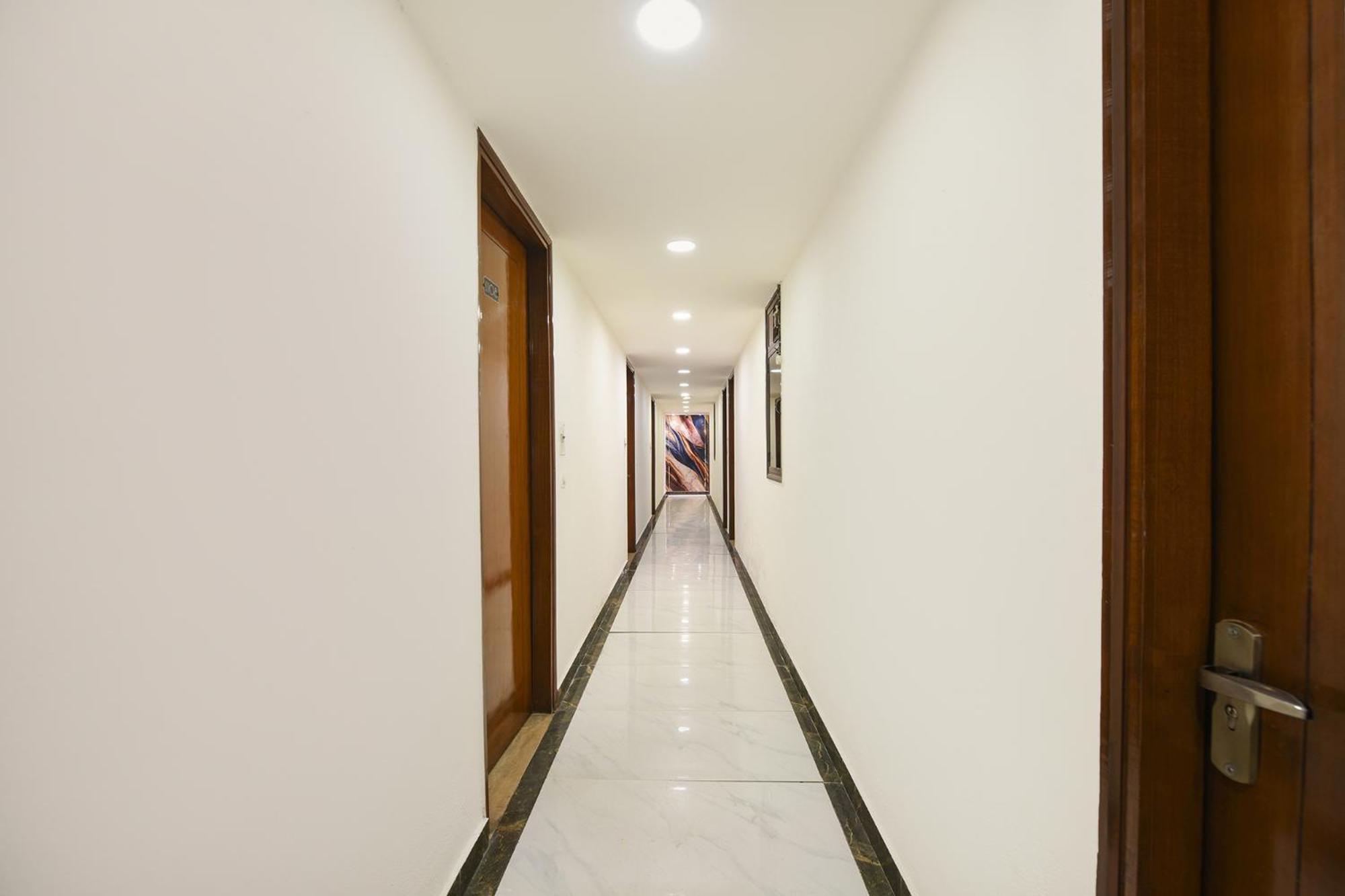Hotel FabExpress Under Bridge Neu-Delhi Exterior foto